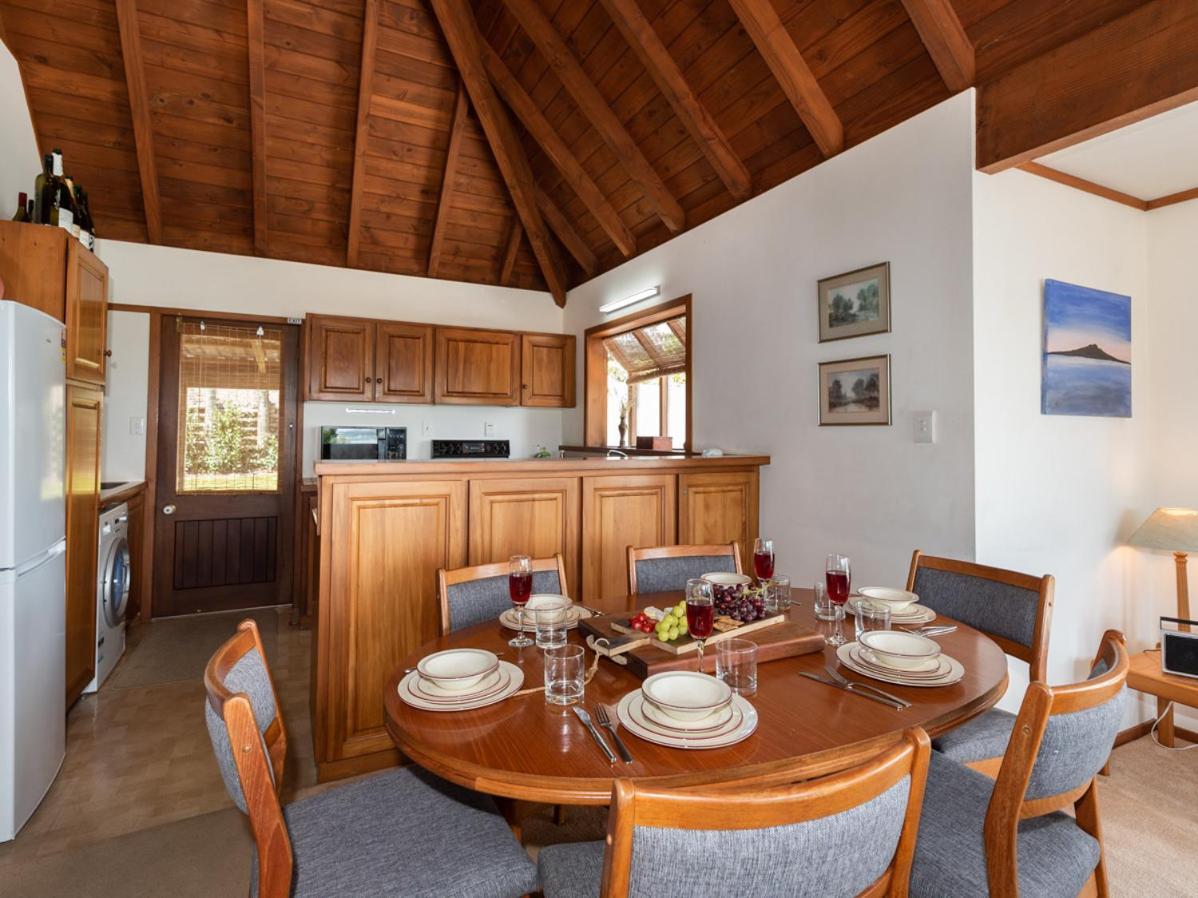 Te Maiki Escape - Russell Holiday Home Luaran gambar