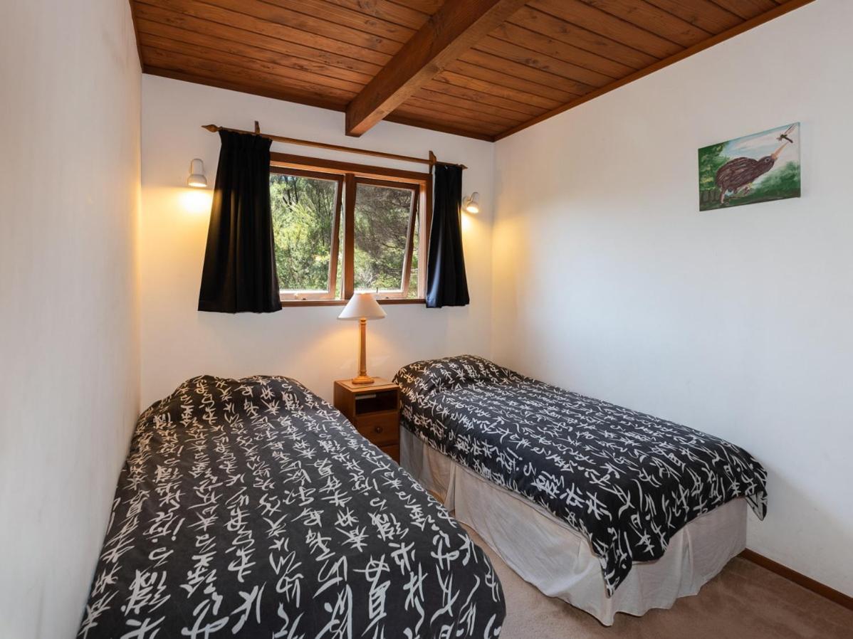 Te Maiki Escape - Russell Holiday Home Luaran gambar